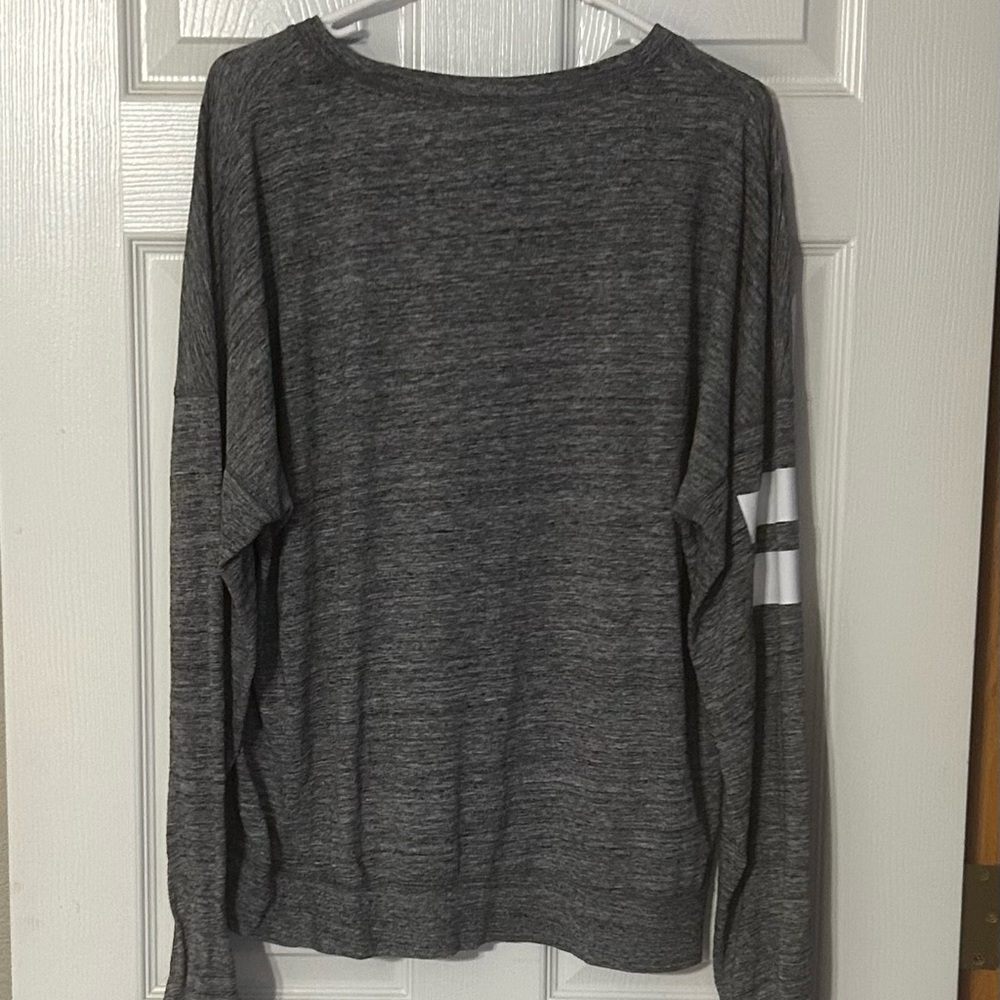 Victoria's Secret PINK‎ Heathered Gray Top - Picture 2 of 4